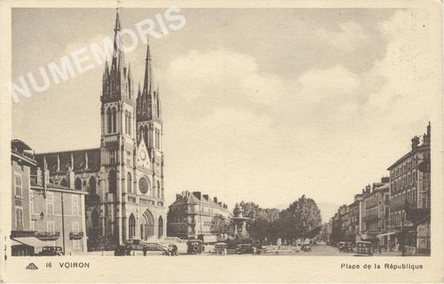 016 Voiron place de la r&eacute;publique