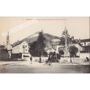 027 Voiron le champ de foire et l'h&ocirc;tel de la Banque de France
