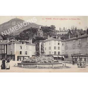 073 Voiron place de la r&eacute;publique le ch&acirc;teau d'eau