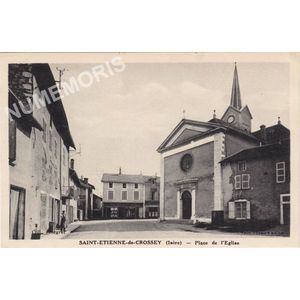 Saint-Etienne-de-Crossey (Is&egrave;re) Place de l'&eacute;glise