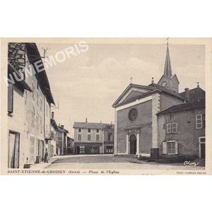Saint-Etienne-de-Crossey (Is&egrave;re) Place de l'&eacute;glise