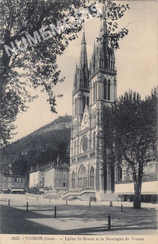 2657 Voiron (Is&egrave;re) &eacute;glise St-Bruno et la montagne de Vouise