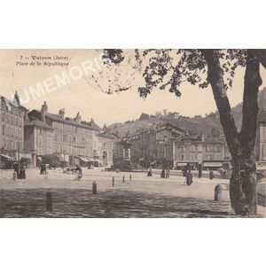 007 Voiron (Is&egrave;re) place de la R&eacute;publique
