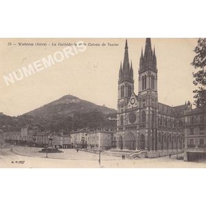 053 Voiron (Is&egrave;re) La Cath&eacute;drale et le coteau de Vouise