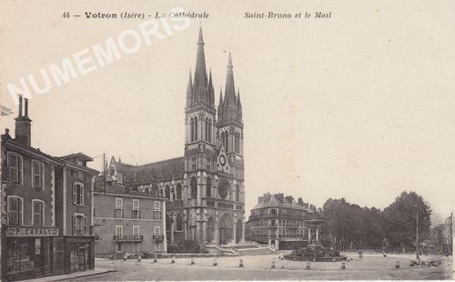 044 Voiron (Is&egrave;re) la cath&eacute;drale Saint Bruno et le mail 