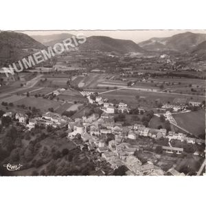 St-Etienne-de-Crossey (Is&egrave;re) 22053 vue panoramique a&eacute;rienne au fond, la vall&eacute;e de St-Nicolas