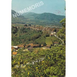 Saint-Etienne-de-Crossey (38 Is&egrave;re) vue g&eacute;n&eacute;rale au premier plan, le Picard