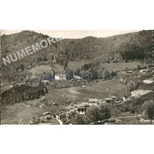 St-Nicolas-de-Macherin (Is&egrave;re) le ch&acirc;teau et le Bergureuil