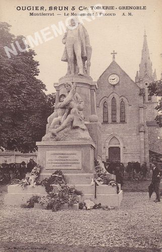 Montferrat le monument à Pégoud AM