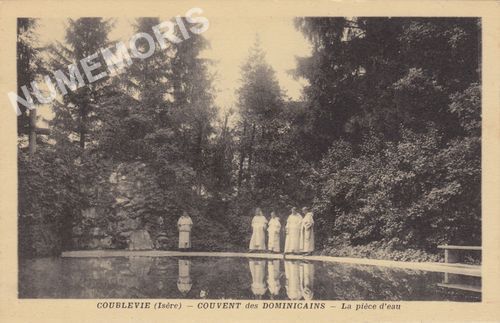 Coublevie (Is&egrave;re) couvent des Dominicains la pi&egrave;ce d'eau