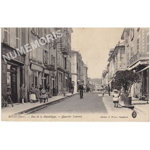 Rives (Is&egrave;re) rue de la r&eacute;publique quartier central