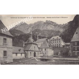 GD 301 int&eacute;rieur du couvent de la Grande Chartreuse entr&eacute;e de la cour d'honneur