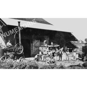 Chirens : batteuse en 1931 aux barraux