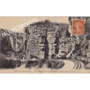 249 Dauphin&eacute; les gorges du Crossey sortie du tunnel