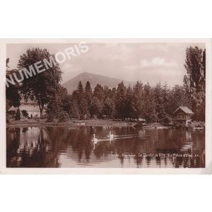 1236 Voiron le jardin de ville la pi&egrave;ce d'eau LL