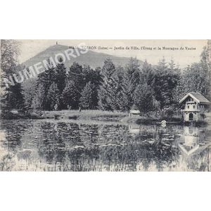 2643 Voiron (Is&egrave;re) jardin de ville, l'&eacute;tang et la montagne de Vouise