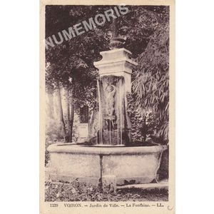 1239 Voiron jardin de ville la fontaine LL