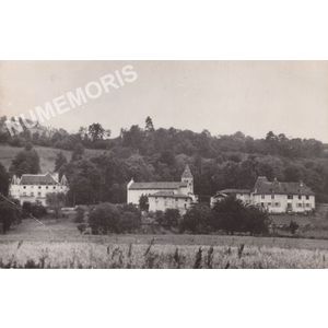 116 Vourey (Is&egrave;re) l'&eacute;glise et le ch&acirc;teau