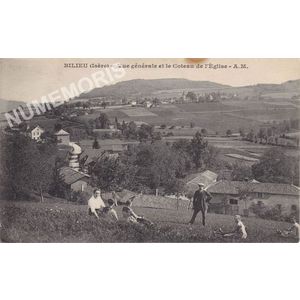 Bilieu (Is&egrave;re) vue g&eacute;n&eacute;rale et le coteau de l'&eacute;glise A.M.