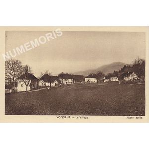 Voissant le village