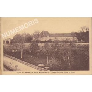 fa&ccedil;ade du Monast&egrave;re de la Visitation de Voiron, portique, jardin et verger