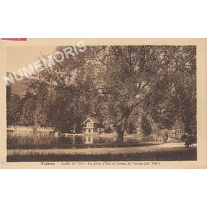 Voiron jardin de ville la pi&egrave;ce d'eau et coteau de Vouise (alt. 735m)