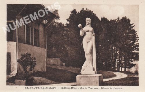 Saint-Julien-de-Ratz ch&acirc;teau-h&ocirc;tel sur la terrasse d&eacute;esse de l'amour