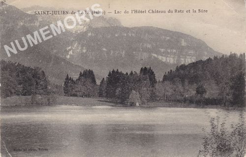 Saint-Julien-de-Ratz (Is&egrave;re) lac de l'h&ocirc;tel ch&acirc;teau du Ratz et la S&ucirc;re