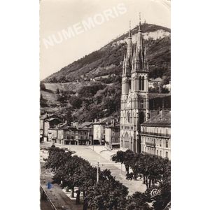 011 Voiron vue sur la Cath&eacute;drale et Notre-Dame de Vouise