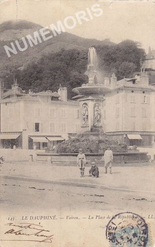 143 Le Dauphin&eacute; Voiron la place de la R&eacute;publique LL