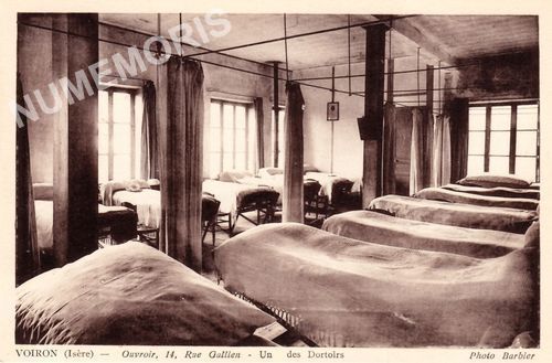 Voiron (Is&egrave;re) Ouvroir 14, rue Gallien un des dortoirs