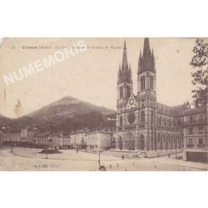 053 Voiron (Is&egrave;re) La Cath&eacute;drale et le coteau de Vouise