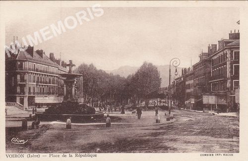 Voiron (Is&egrave;re) place de la R&eacute;publique
