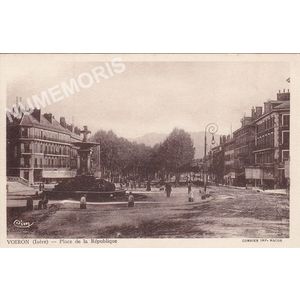Voiron (Is&egrave;re) place de la R&eacute;publique