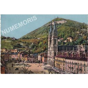 Voiron-Chartreuse (Is&egrave;re) 21046 Eglise St-Bruno et colline de Vouise