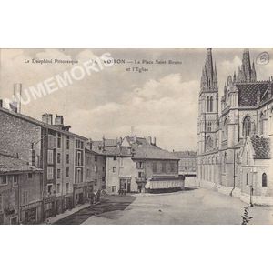 le Dauphin&eacute; pittoresque 30 Voiron la place Saint-bruno et l'&eacute;glise