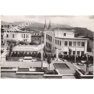 010 Voiron vue sur la ville et le square Pierre Ruibet