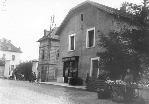 &eacute;picerie &agrave; la Patini&egrave;re, jour de march&eacute;