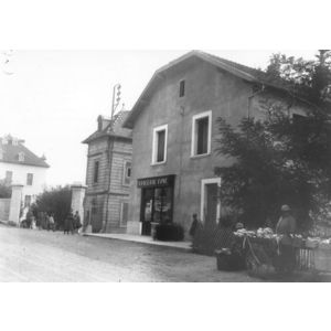 &eacute;picerie &agrave; la Patini&egrave;re, jour de march&eacute;