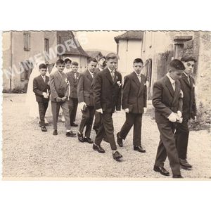 la B&acirc;tie-Divisin : communion vers 1950-60