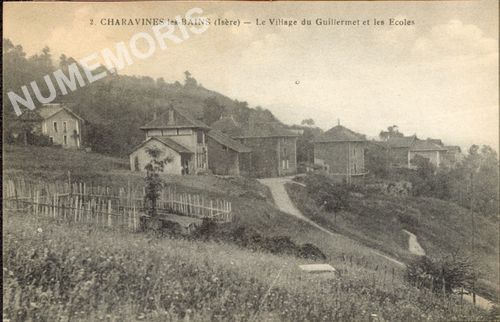 002 Charavines-les-Bains (Is&egrave;re) le village du Guillermet et les &eacute;coles