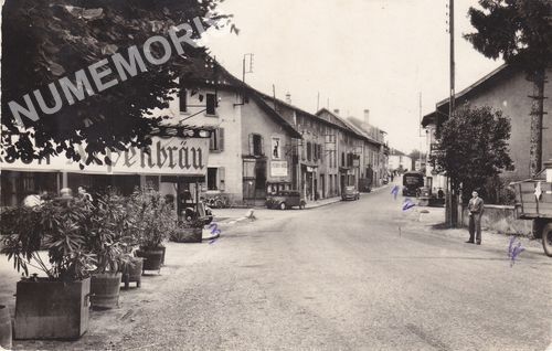 Montferrat (Isère) 24810 le carrefour