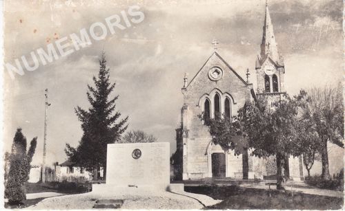 Montferrat (Isère) 7822 l'église et le Monument aux Morts