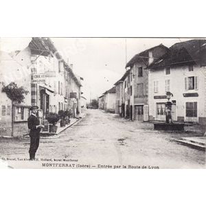 Montferrat (Is&egrave;re) entr&eacute;e par la route de Lyon
