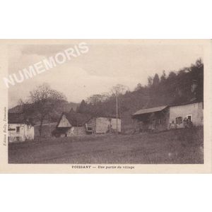 Voissant une partie du village