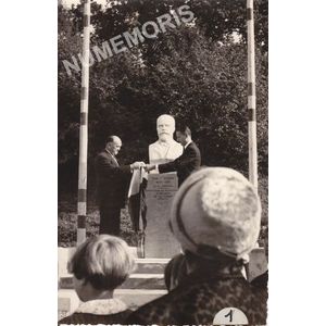 Voissant : buste de Paul Bourde en 1958