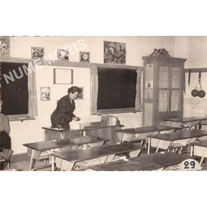 Voissant : l'institutrice en 1958