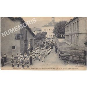 Moirans (Is&egrave;re) quartier des Ecoles et la Mairie. Un d&eacute;fil&eacute; des Soci&eacute;t&eacute;s