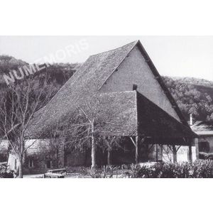 le Pin : la grange dimi&egrave;re des moines du couvent des Chartreux de la Sylve b&eacute;nite