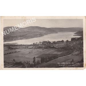 Paladru-les-Bains (Isère) vue générale le lac